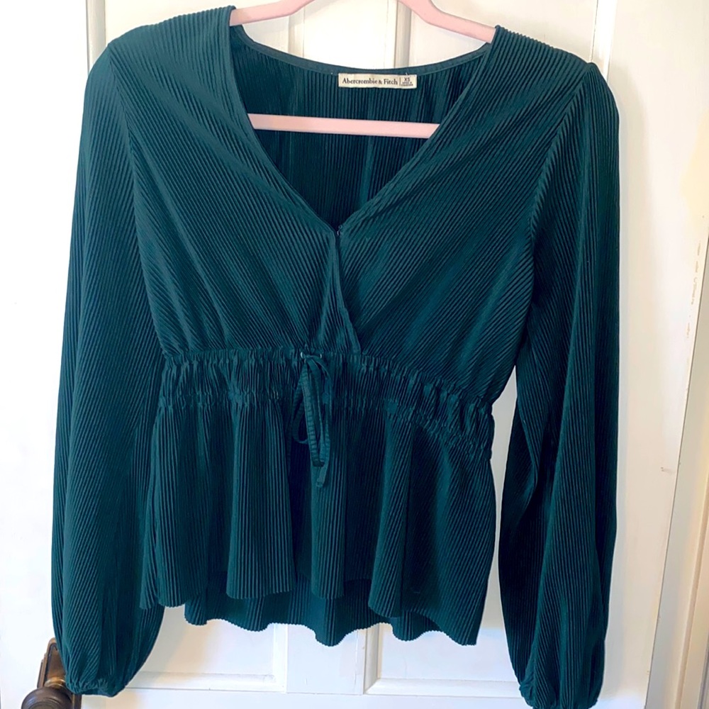 Abercrombie long sleeve tie front top
